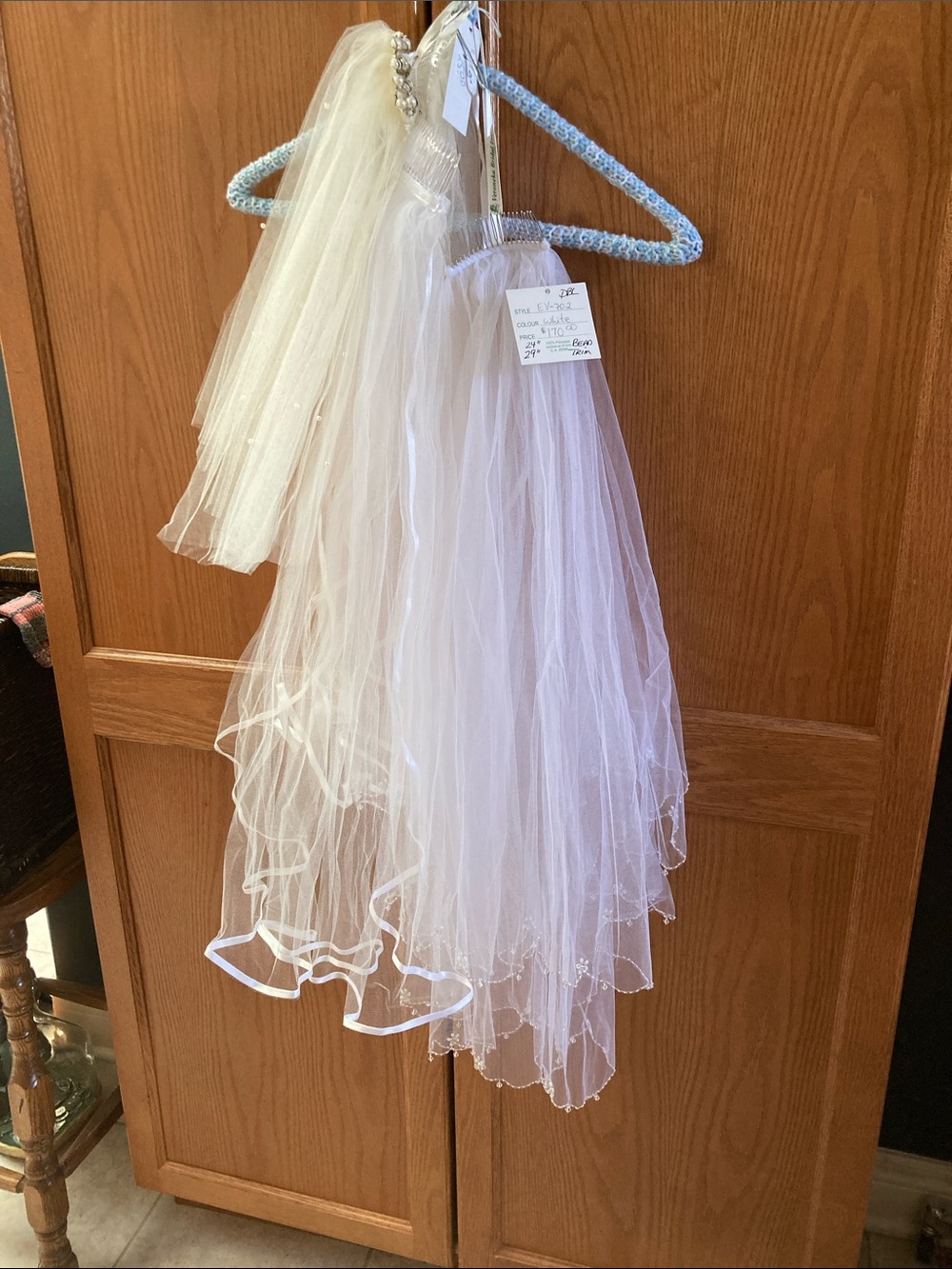 Assortment Shoulder length White or Ivory Tulle Veils with assorted trim 16”/29